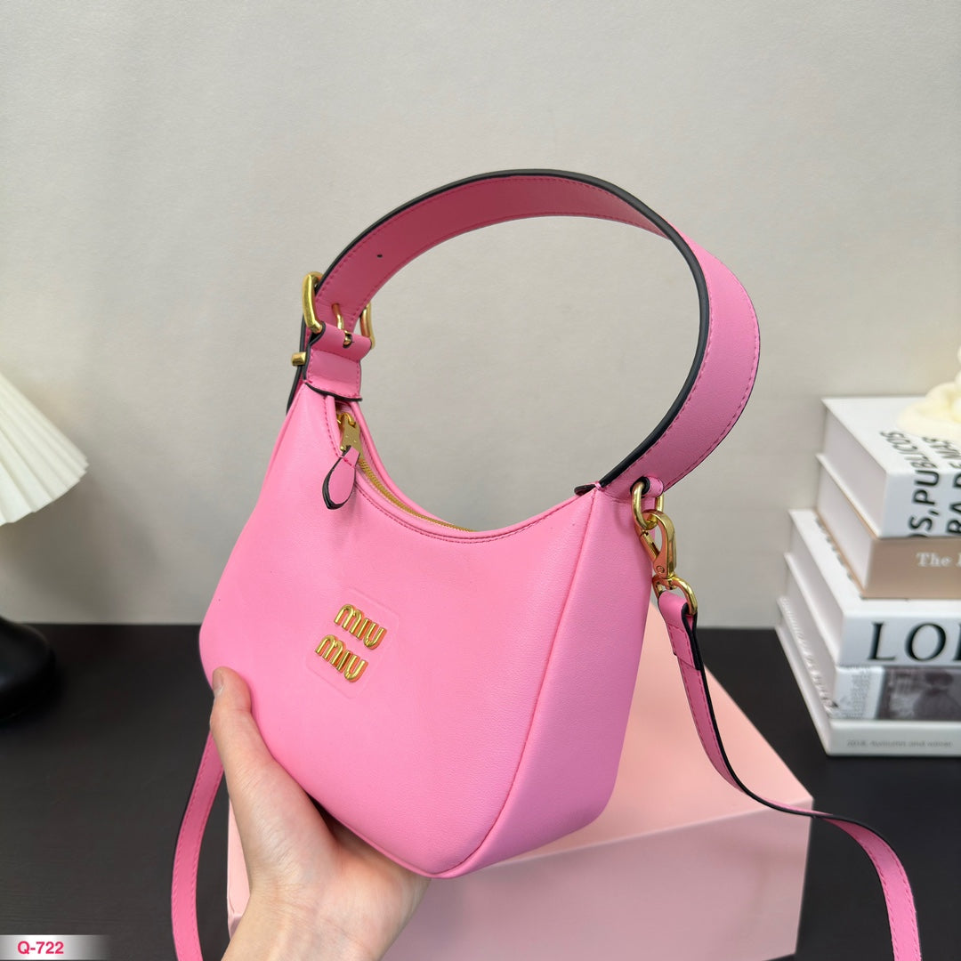 HOBO 22 BAG IN LIGHT PINK CALFSKIN