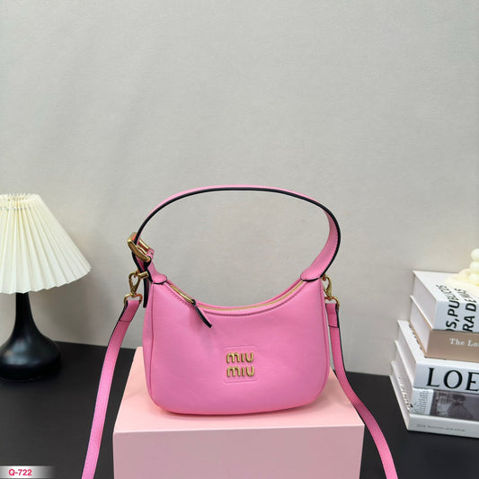 HOBO 22 BAG IN LIGHT PINK CALFSKIN