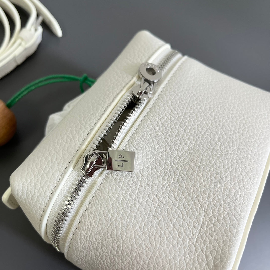 EXTRA POCKET L12 IN WHITE GRAINED CALFSKIN WITH SILVER HARDWARE