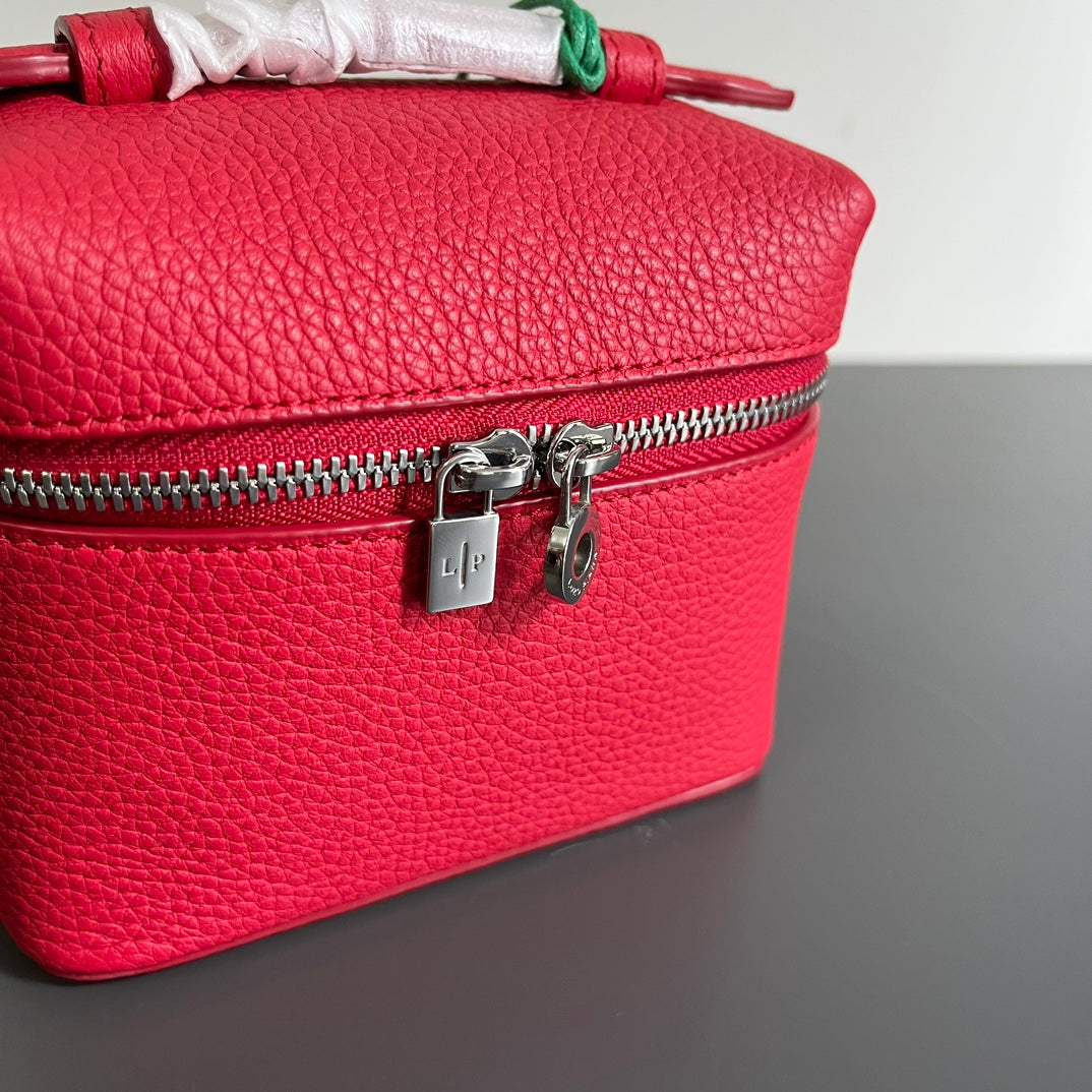 EXTRA POCKET L12 IN CRIMSON RED CALFSKIN WITH SILVER HARDWARE