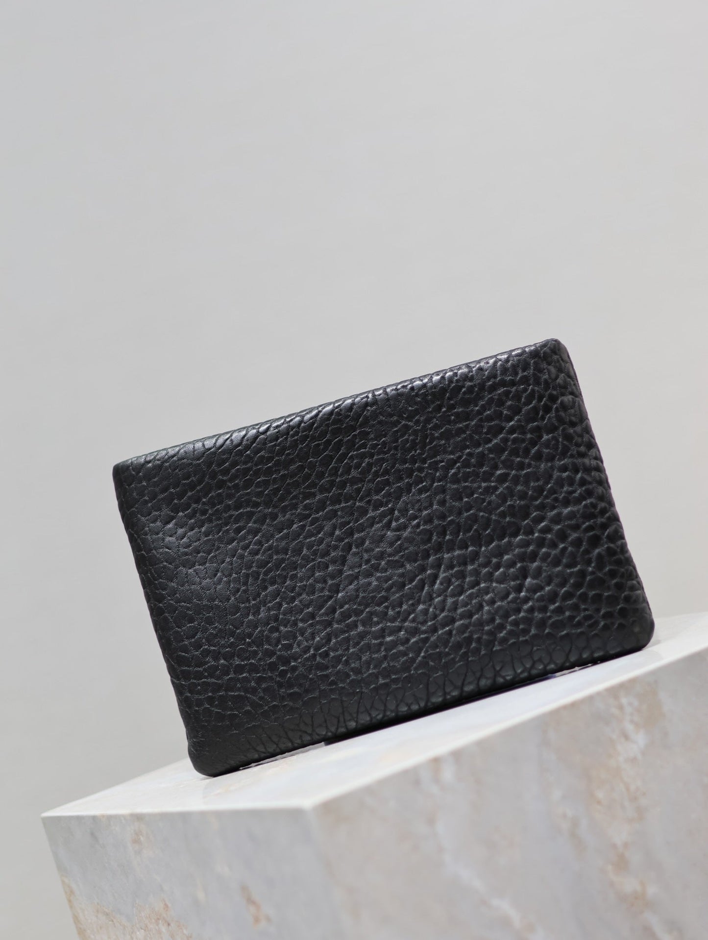 POUCH WITH ELEPHANT TEXTURE 23 IN BLACK LAMBSKIN LOGO EMBOSSED