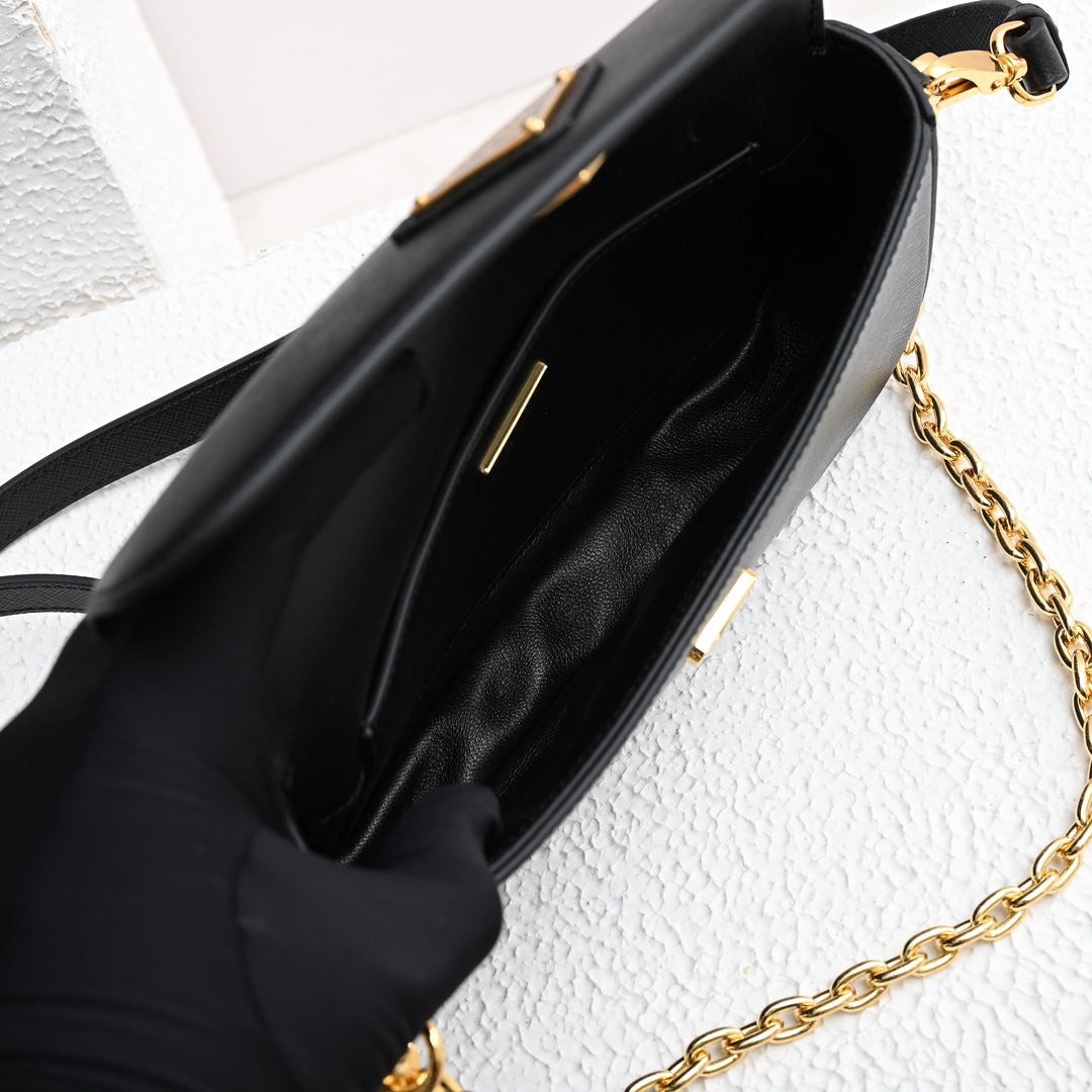 MINI FLAP BAG 20 IN BLACK SAFFIANO LEATHER GOLD HARDWARE