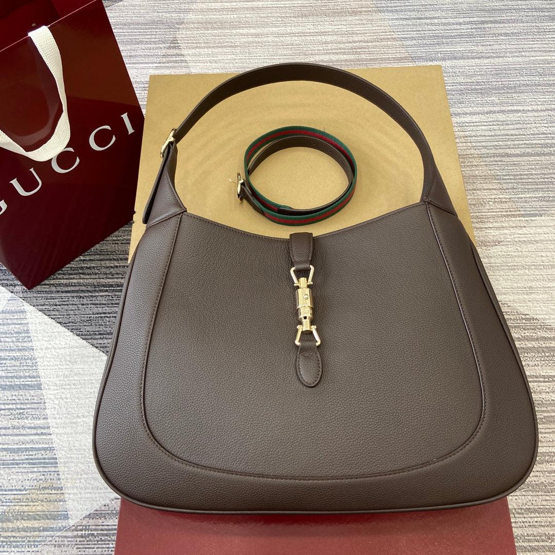 JACKIE LARGE SHOULDER BAG 40 IN BROWN CALFSKIN GOLD HARDWARE