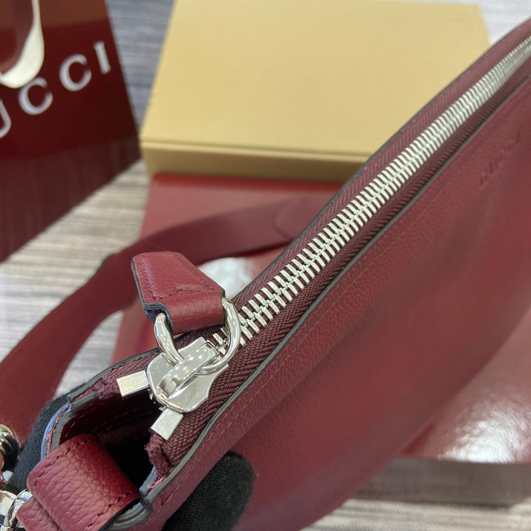 BODY SHOULDER BAG 40 IN BURGUNDY RED CALFSKIN SILVER HARDWARE