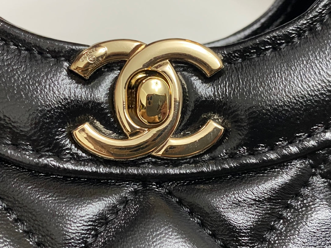 CC SMALL 30 SHOPPING BAG IN BLACK CALFSKIN