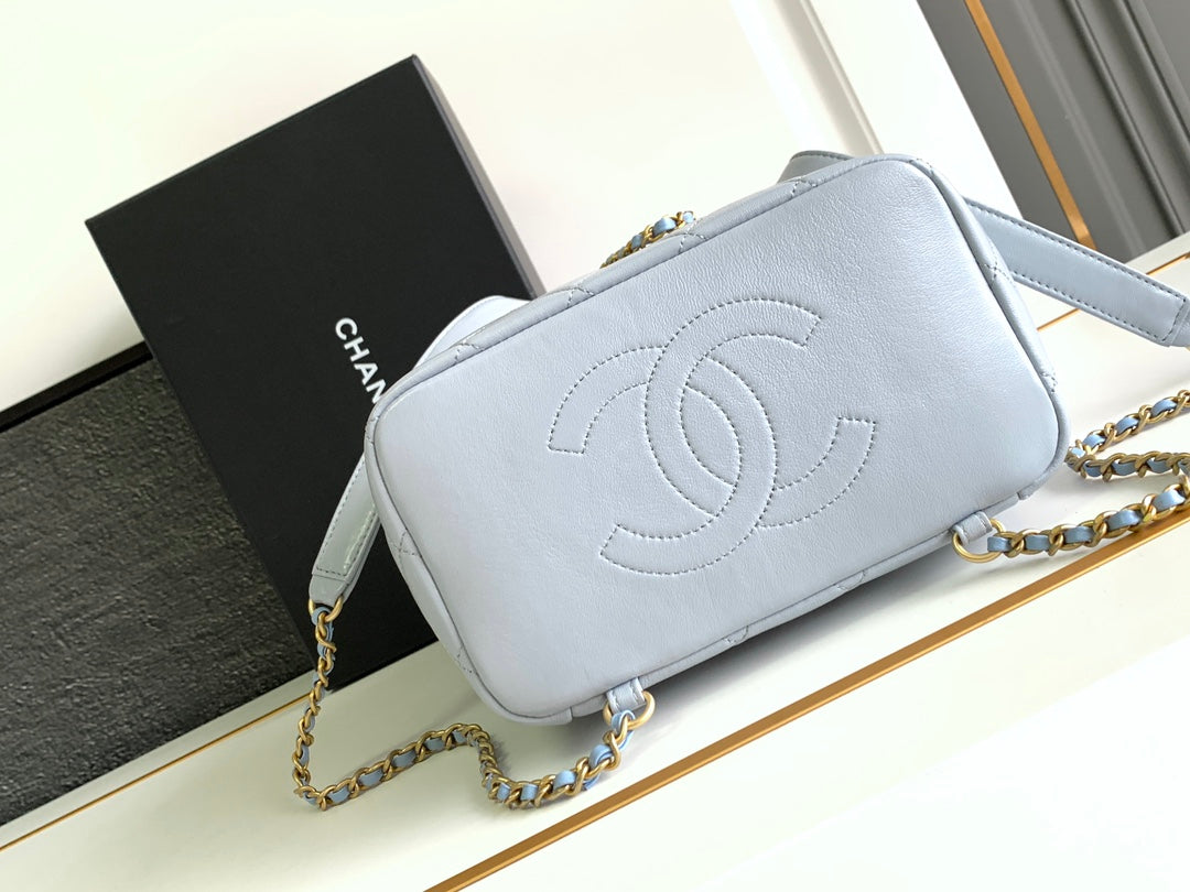 CC 25 BACKPACK IN LIGHT GREY CALFSKIN GOLD HARDWARE