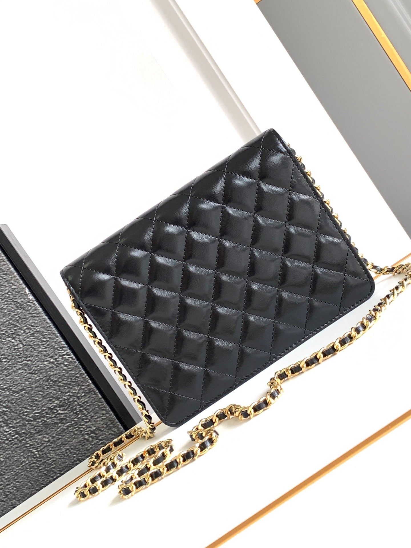 CC MINI 18 BAG IN BLACK CALFSKIN WITH GOLD HARDWARE