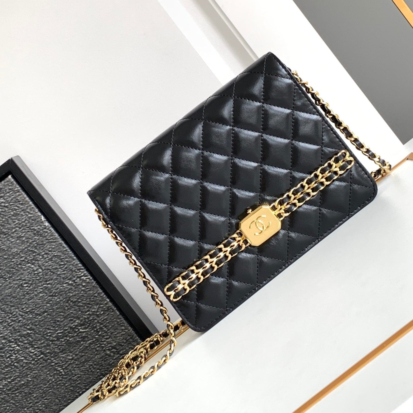 CC MINI 18 BAG IN BLACK CALFSKIN WITH GOLD HARDWARE