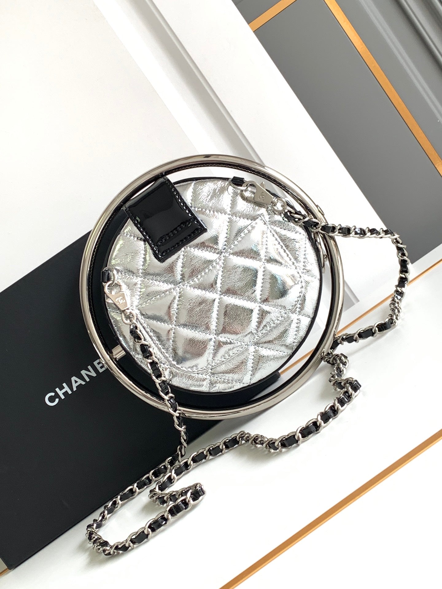 CC MINI 18 EARTH GLOBE ORB CHAIN BAG IN SILVER CALFSKIN