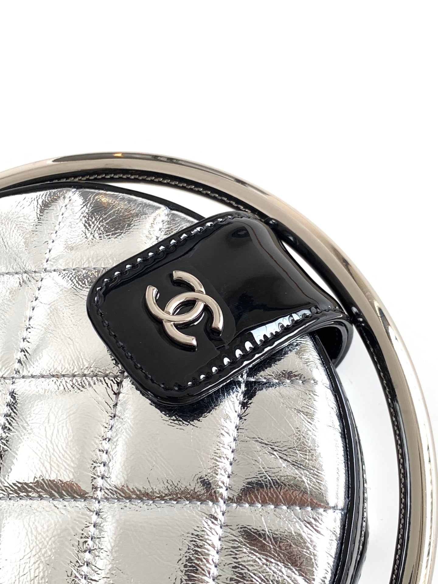 CC MINI 18 EARTH GLOBE ORB CHAIN BAG IN SILVER CALFSKIN