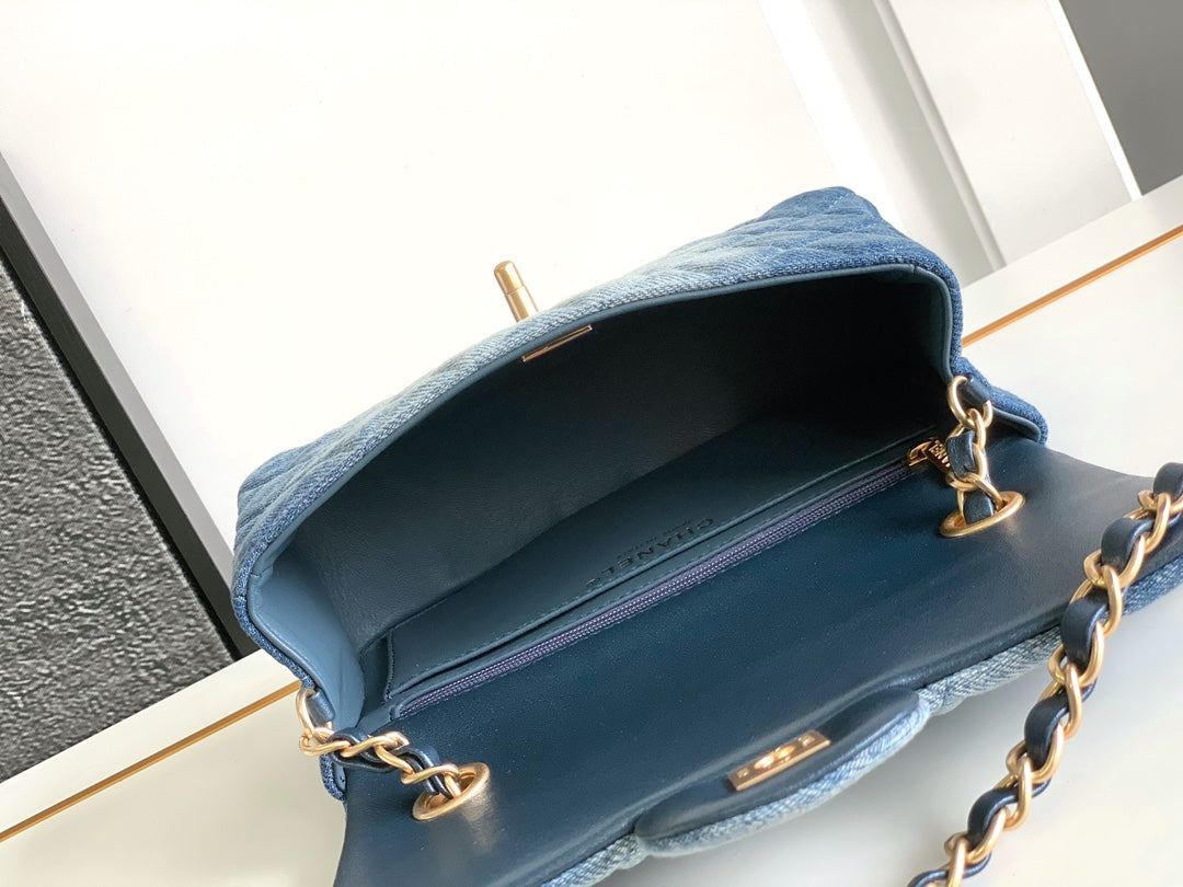 CC MINI 20 CLASSIC BAG IN LIGHT BLUE DENIM DIP