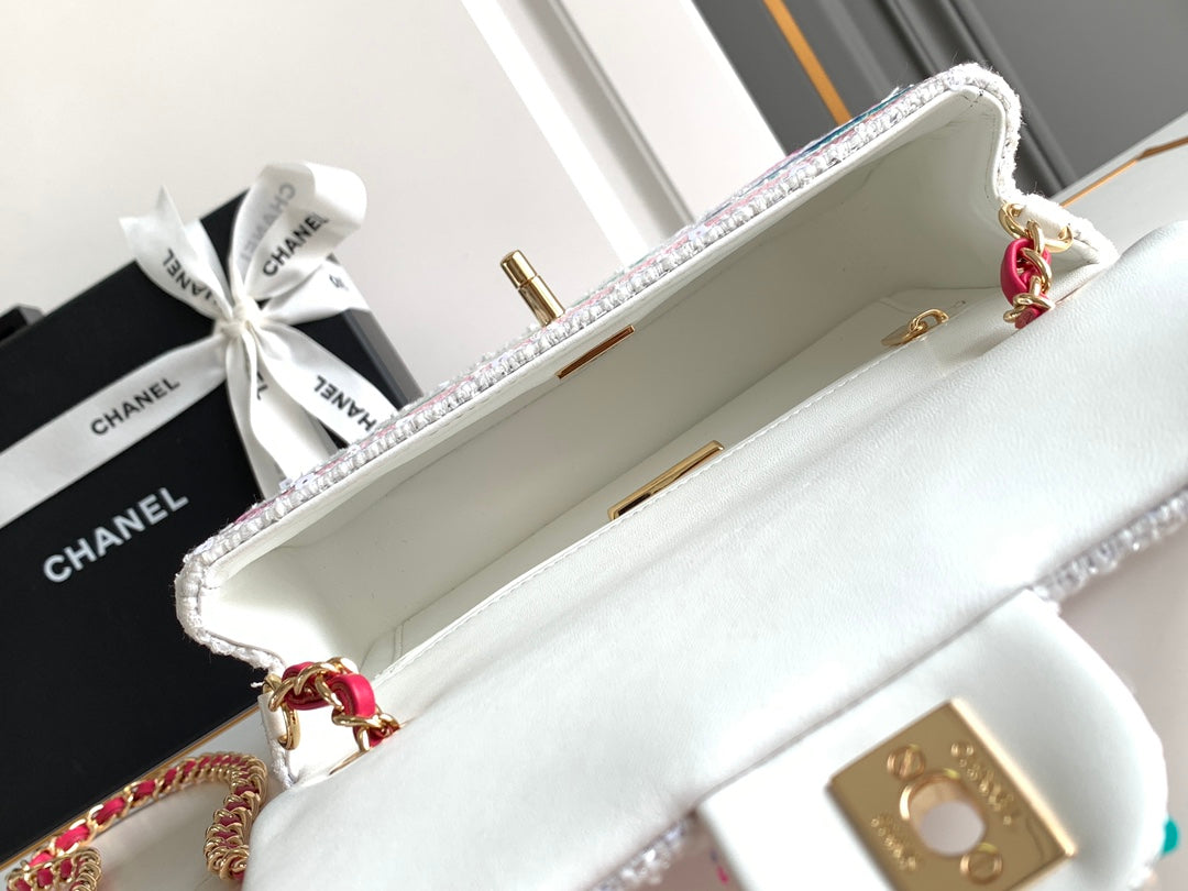 MINI 20 CLASSIC HANDBAG IN WHITE EMBROIDERED TWEED SEQUINS