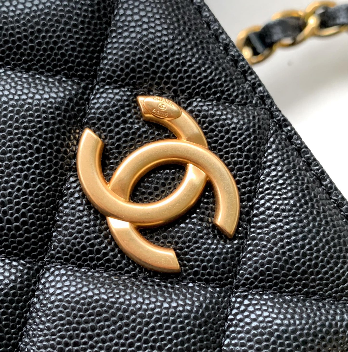 CC LARGE 33 BAG IN BLACK CALFSKIN GOLD HARDWARE