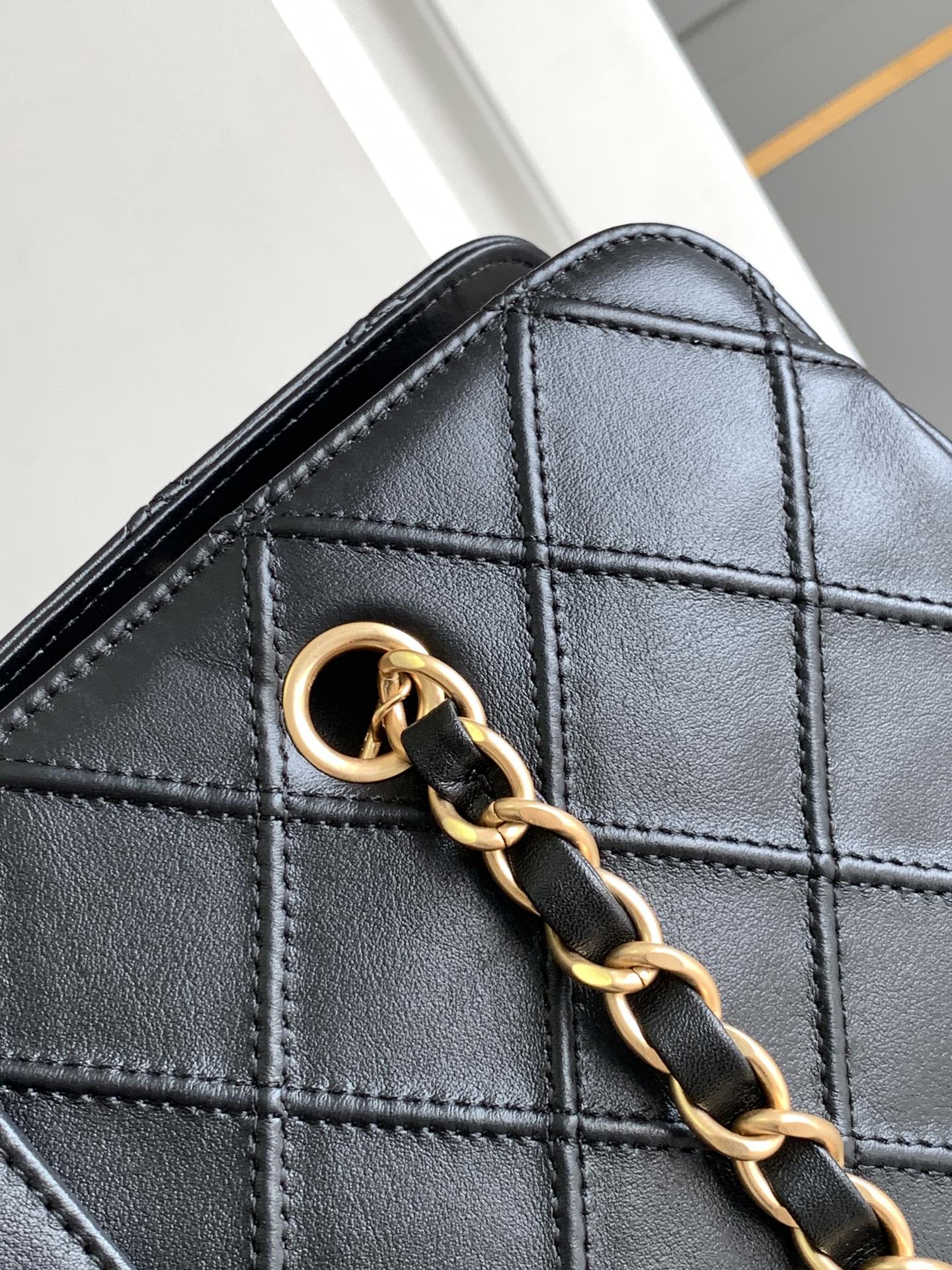 CC LARGE BAG 43 IN BLACK CALFSKIN