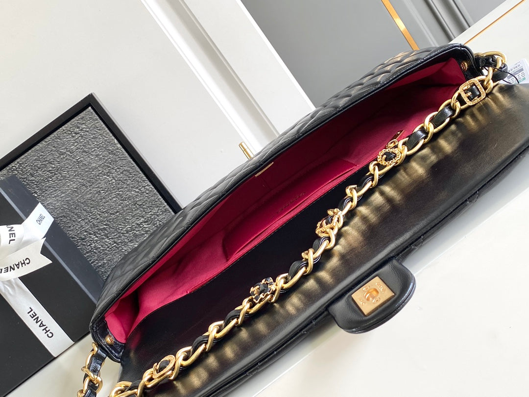 CC 38 MAXI CLUTCH BAG IN BLACK CALFSKIN