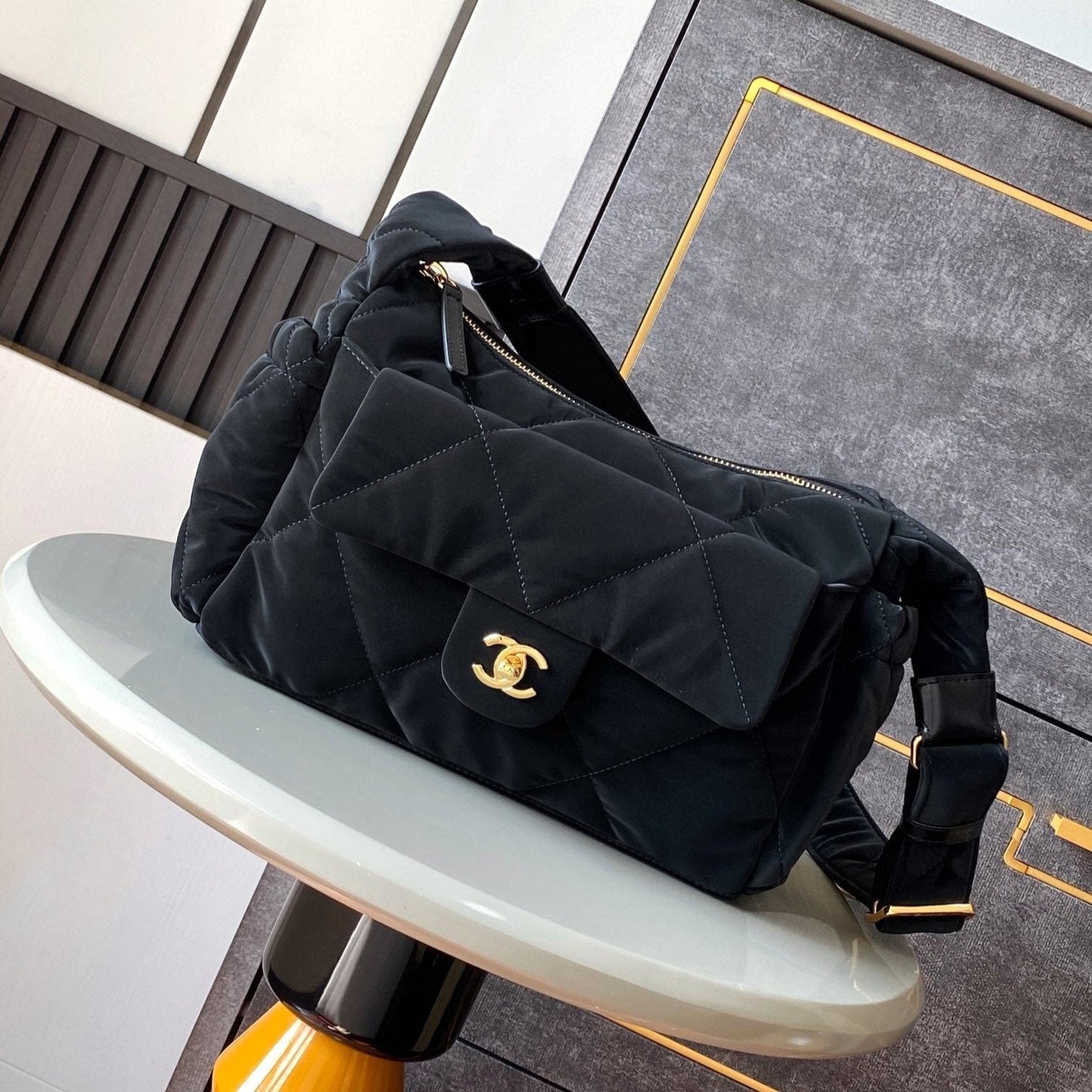 HOBO BAG 32 IN BLACK NYLON WITH GOLD METAL