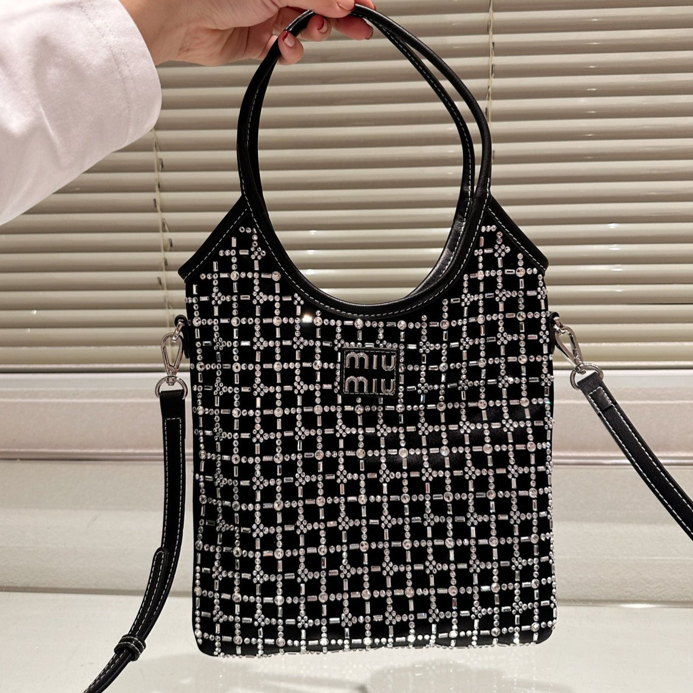 CRYSTAL TOTE 24 BAG IN BLACK CALFSKIN