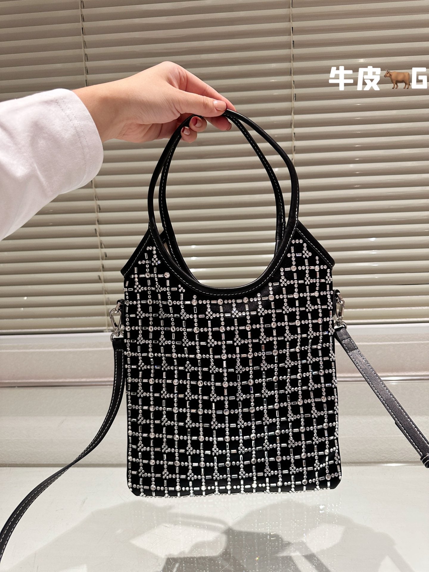 CRYSTAL TOTE 24 BAG IN BLACK CALFSKIN