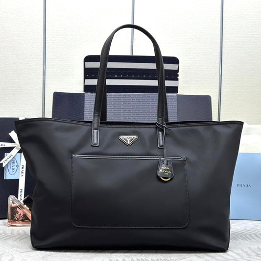 CLASSIC TOTE BAG 43 IN BLACK RE-NYLON FABRIC