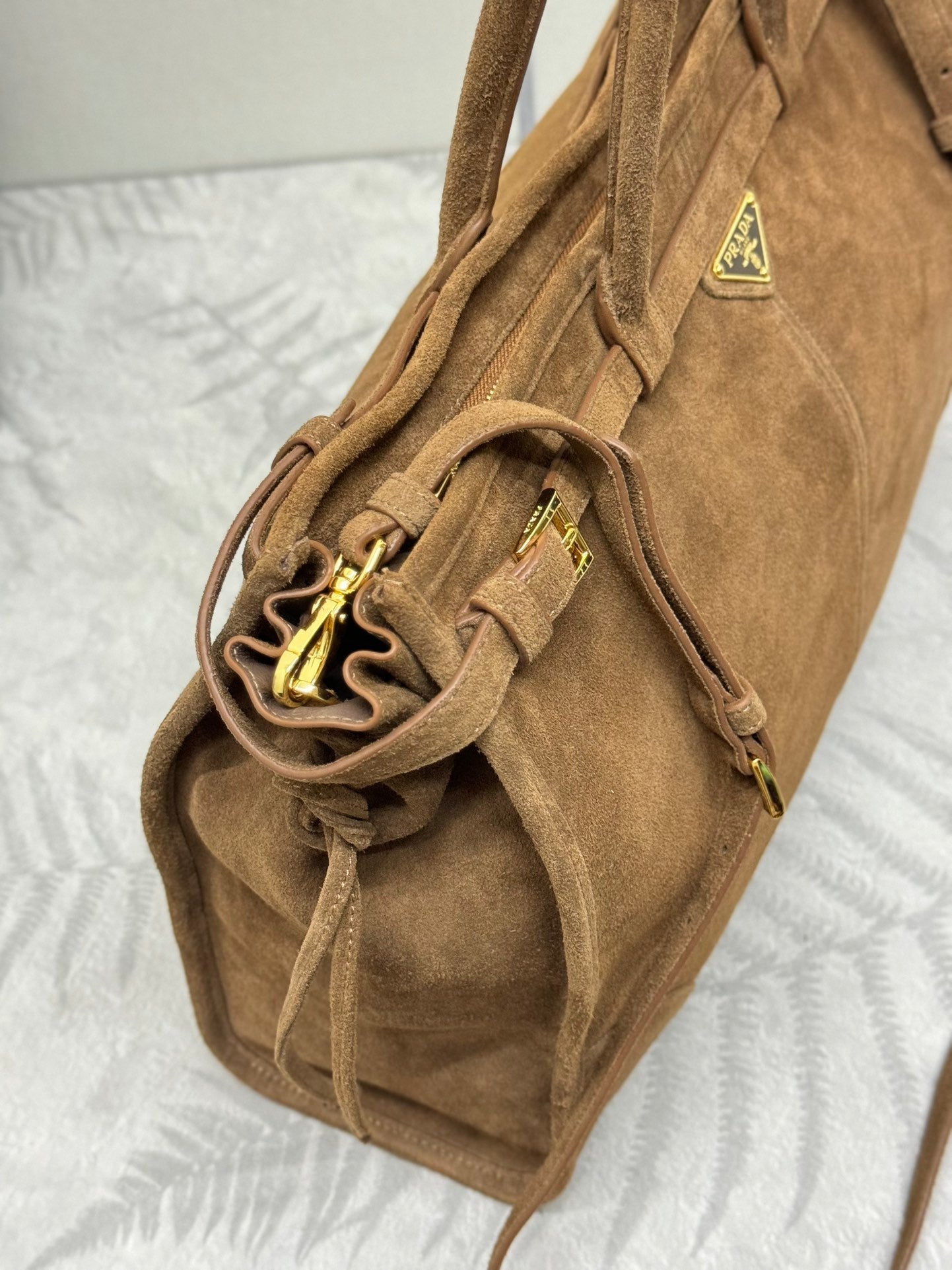 TOTE BAG WITH BELT 42 IN RUSSET BROWN SUEDE GOLD HARDWARE