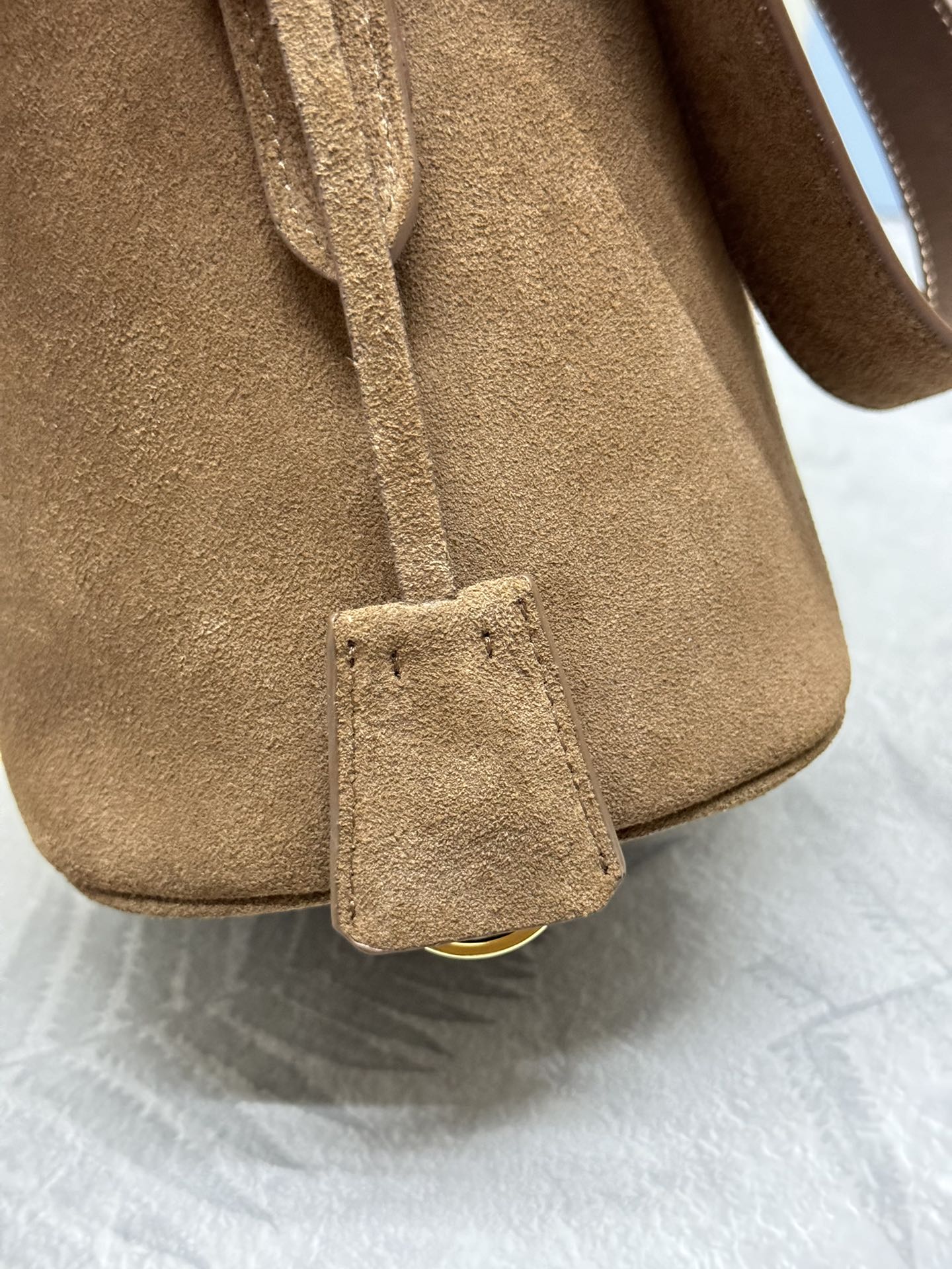 BUCKET BAG 22 IN RUSSET BROWN SOFT SUEDE