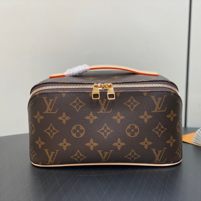 TOILETRY BAG 24 IN BROWN MONOGRAM CANVAS