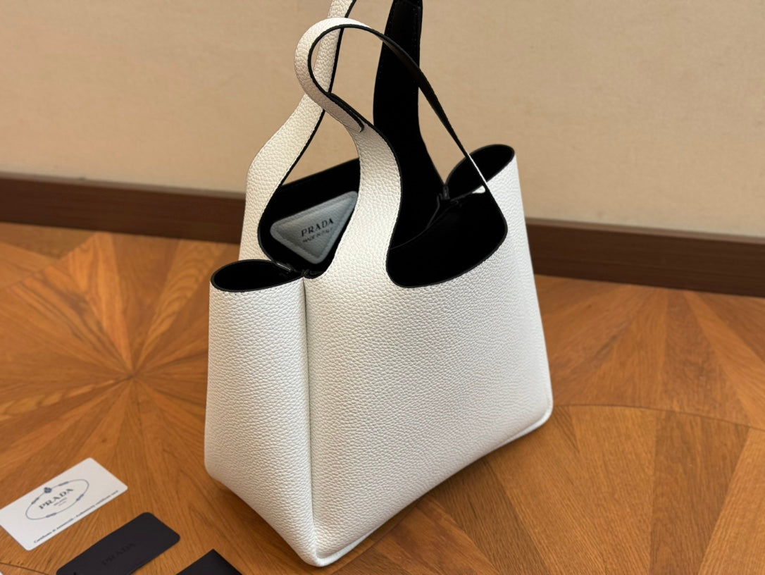 PRA 25 BASKET BAG IN WHITE CALFSKIN