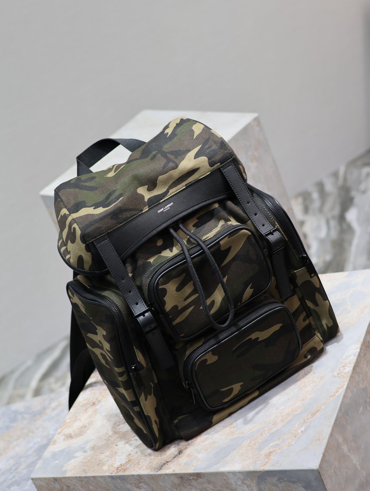 CITY MULTI-POCKET BACKPACK 42 IN CAMOUFLAGE PATTERN NYLON AND BLACK CALFSKIN