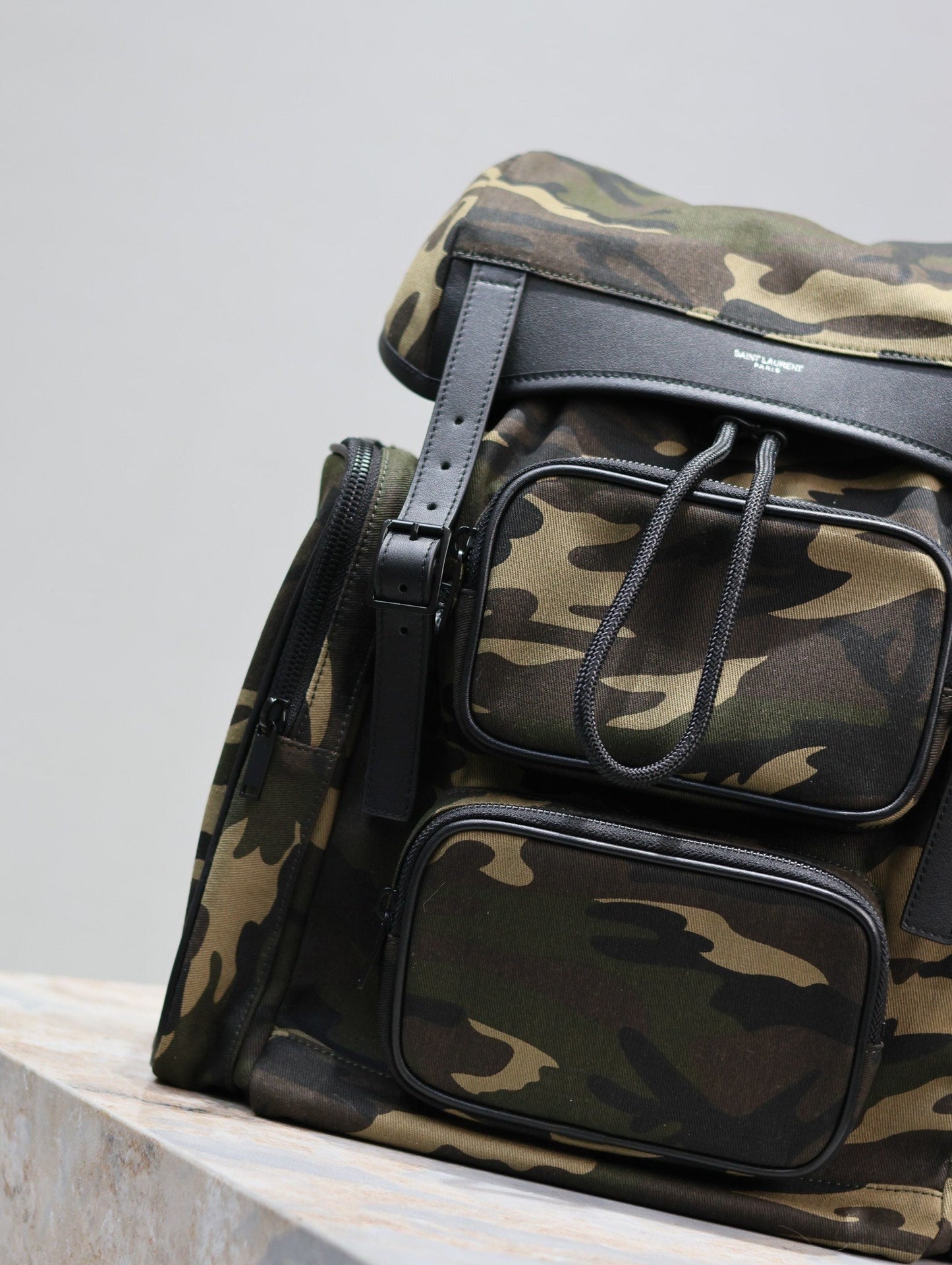 CITY MULTI-POCKET BACKPACK 42 IN CAMOUFLAGE PATTERN NYLON AND BLACK CALFSKIN