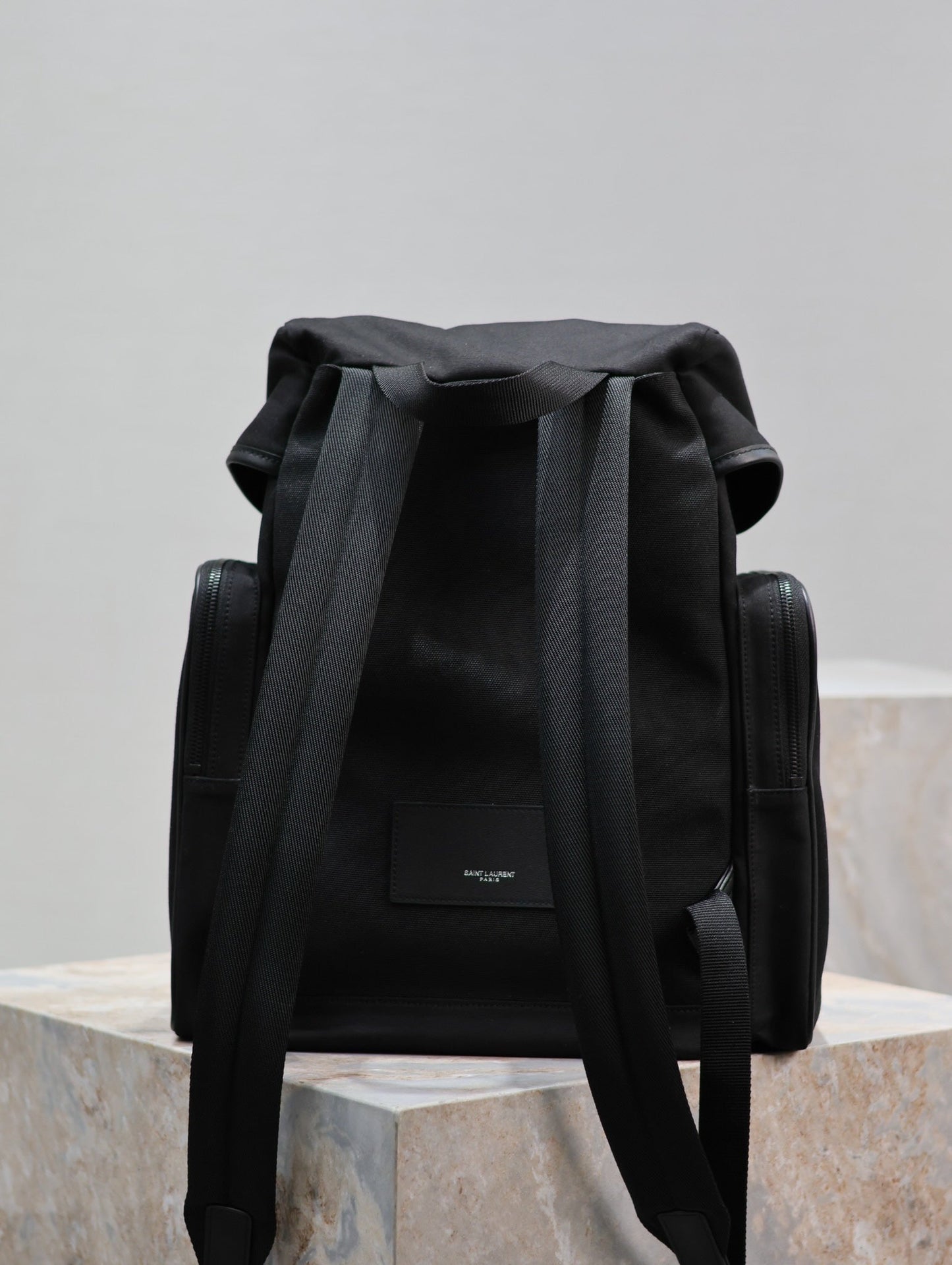 CITY MULTI-POCKET BACKPACK 42 IN BLACK NYLON AND SMOOTH CALFSKIN