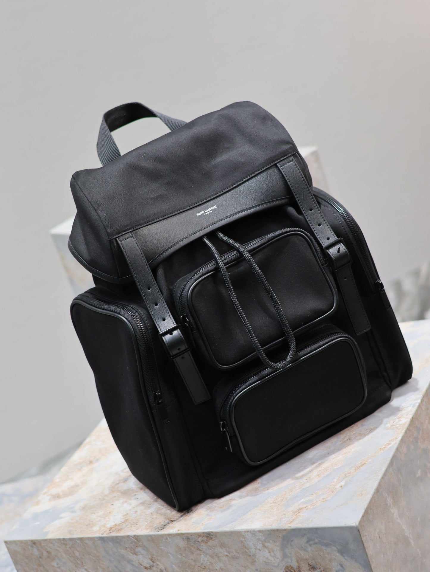 CITY MULTI-POCKET BACKPACK 42 IN BLACK NYLON AND SMOOTH CALFSKIN