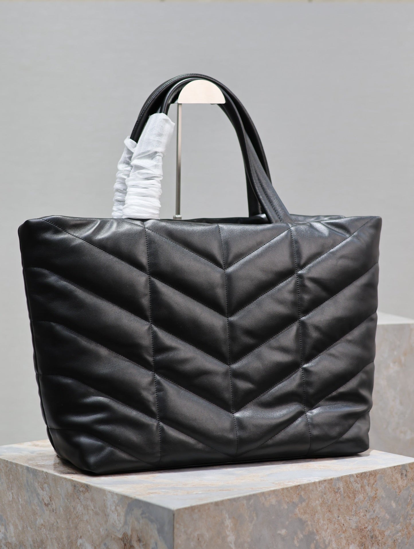 PUFFER LARGE TOTE BAG 57 IN BLACK NAPA LAMBSKIN