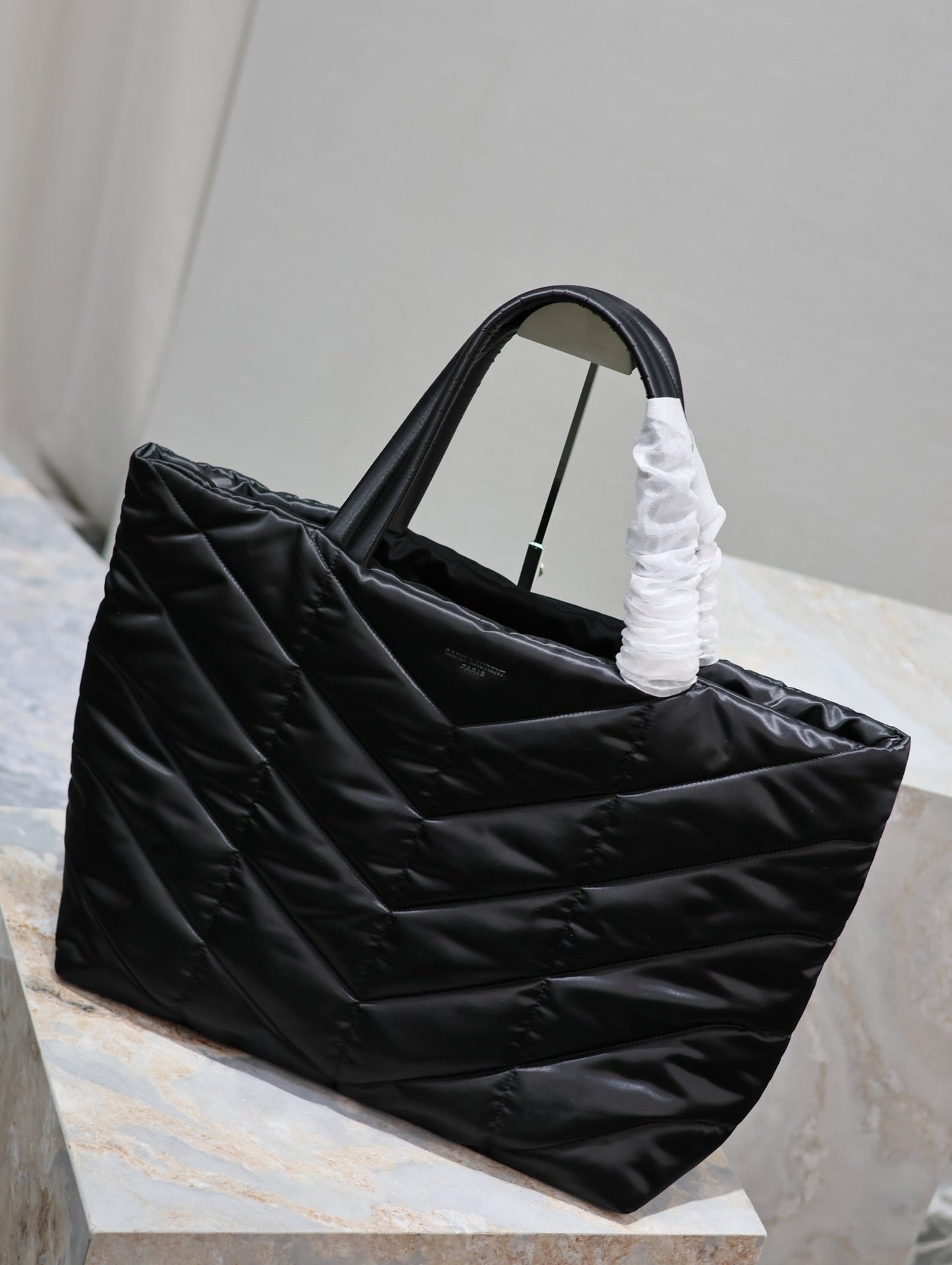 PUFFER LARGE TOTE BAG 57 IN BLACK SILK