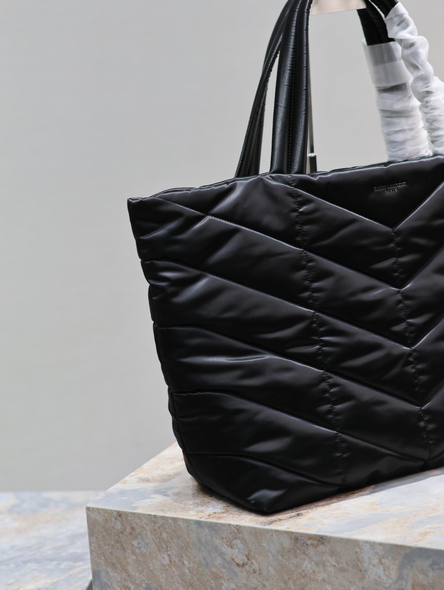 PUFFER LARGE TOTE BAG 57 IN BLACK SILK