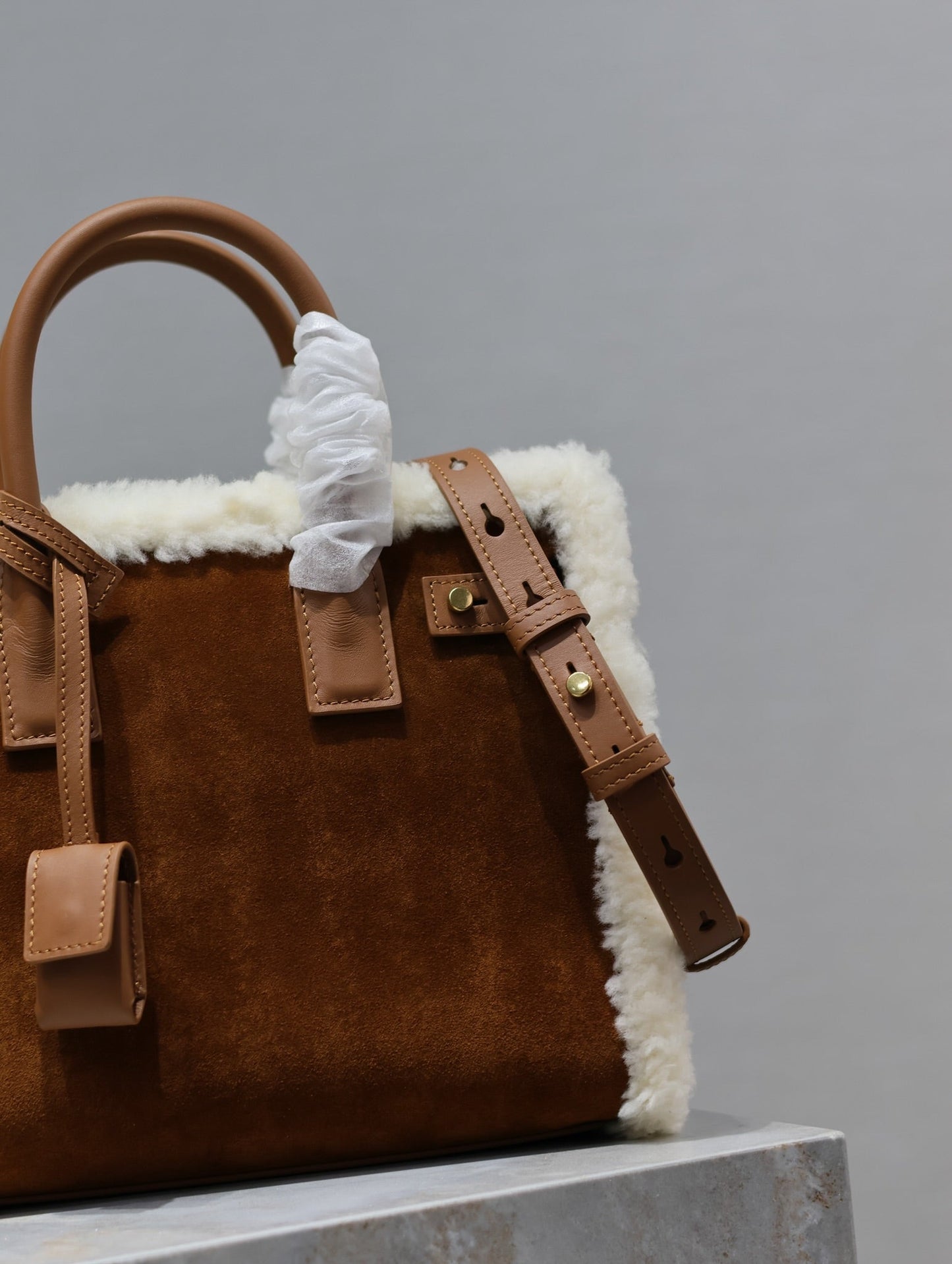 SAC DE JOUR 26 IN BROWN SUEDE AND WHITE SHEARLING TRIM