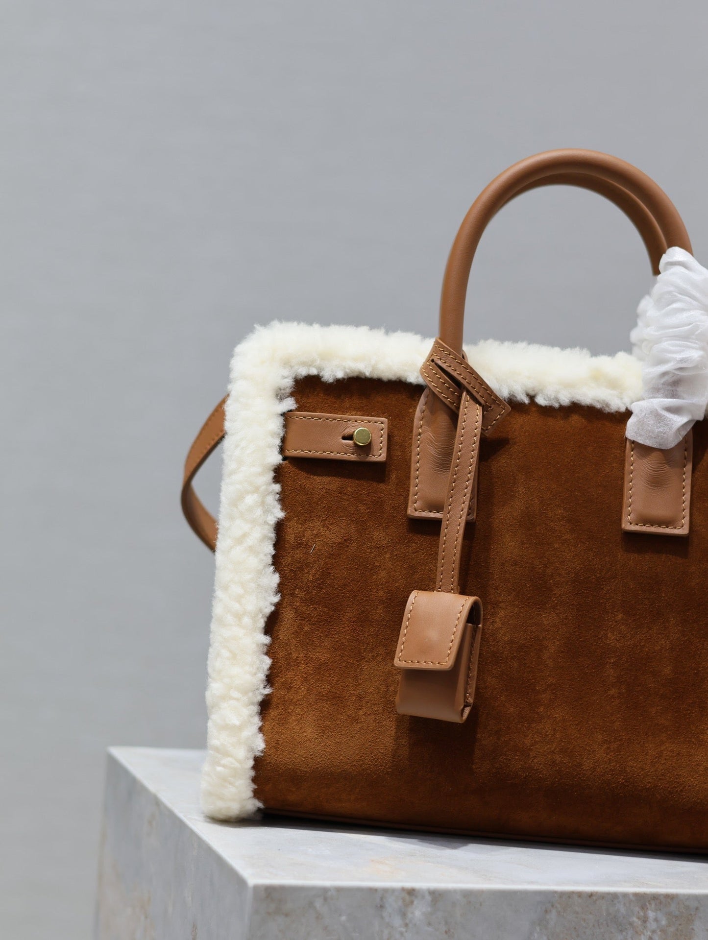 SAC DE JOUR 26 IN BROWN SUEDE AND WHITE SHEARLING TRIM