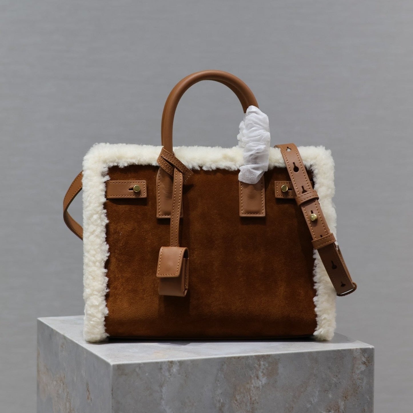 SAC DE JOUR 26 IN BROWN SUEDE AND WHITE SHEARLING TRIM