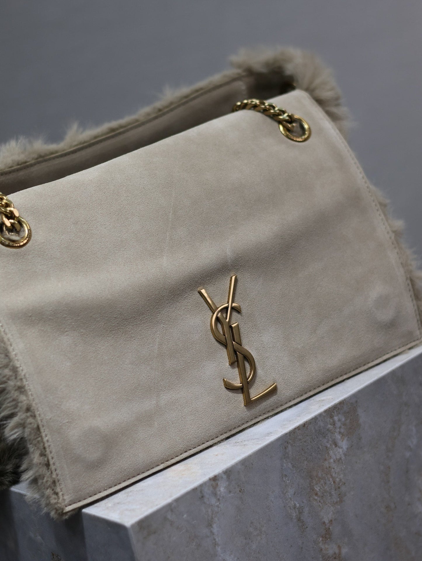 KATE FLAP BAG 28 IN ECRU BEIGE RABBIT FUR GOLD CHAIN