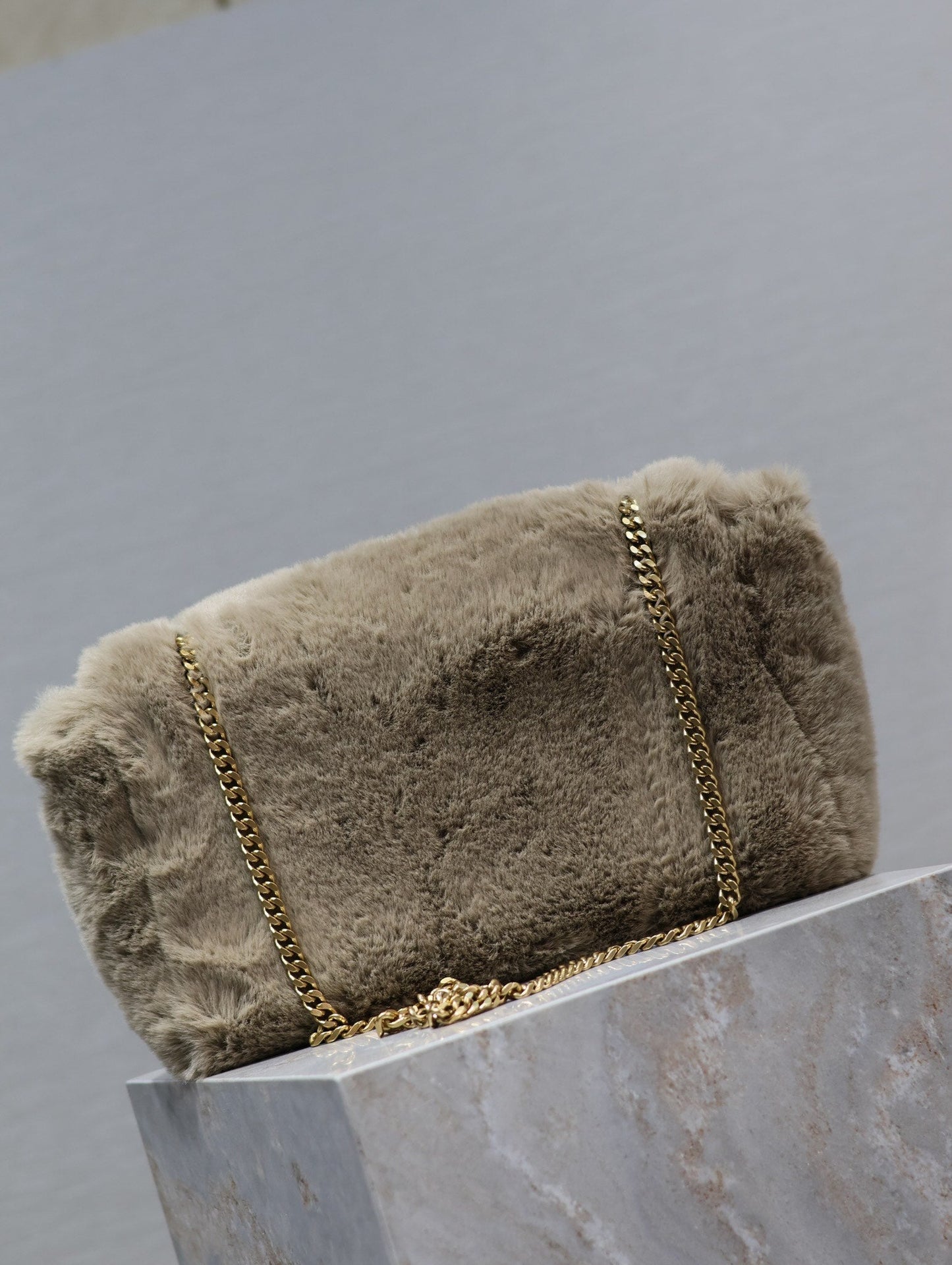 KATE FLAP BAG 28 IN ECRU BEIGE RABBIT FUR GOLD CHAIN