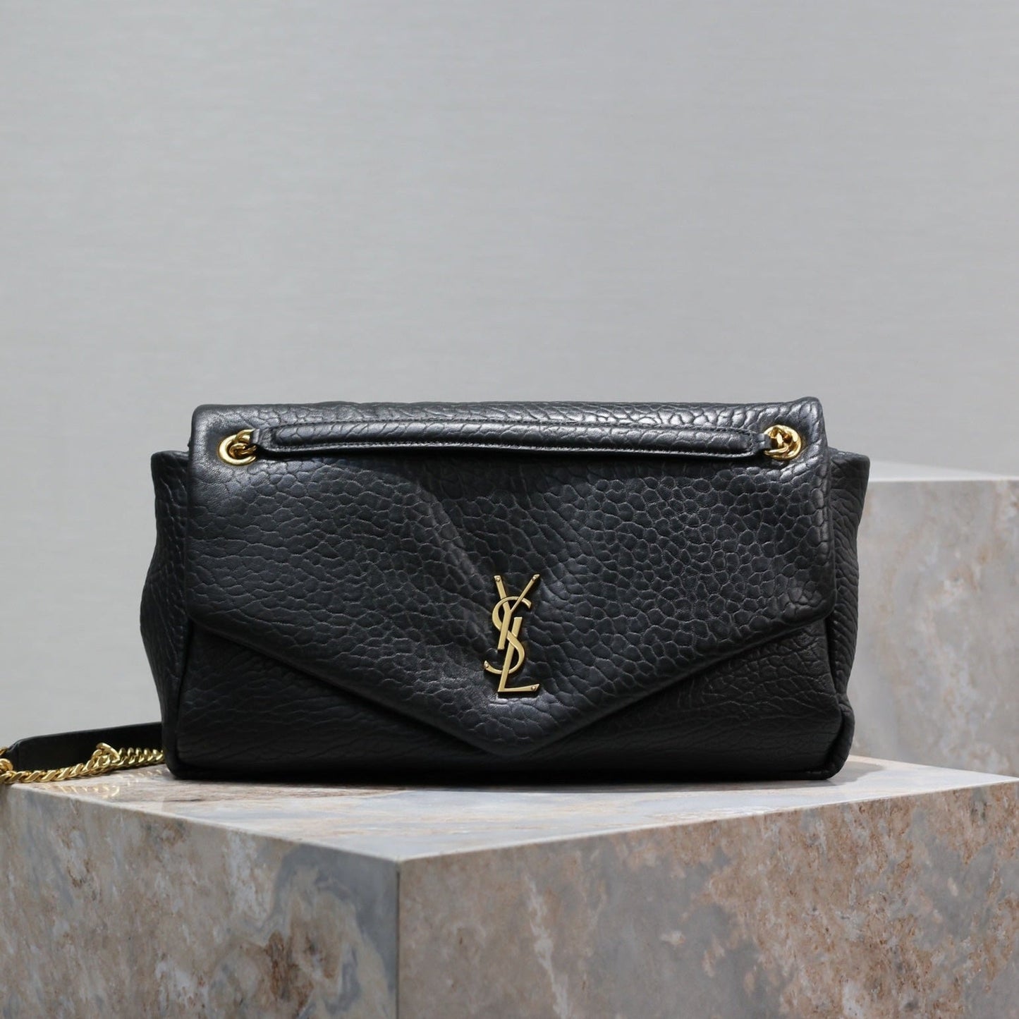 CALYPSO BAG 35 IN BLACK LAMBSKIN GOLD HARDWARE