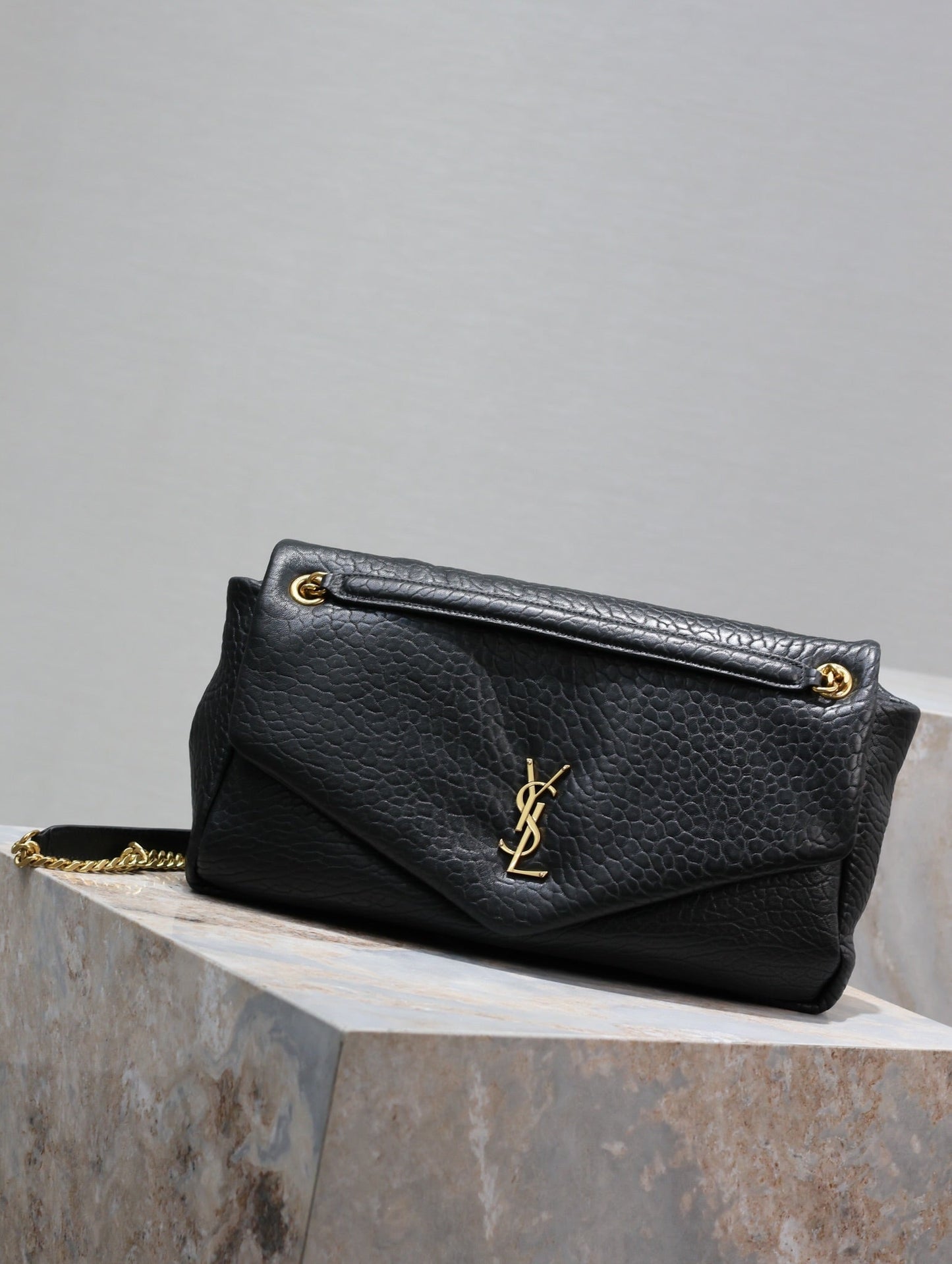 CALYPSO BAG 35 IN BLACK LAMBSKIN GOLD HARDWARE