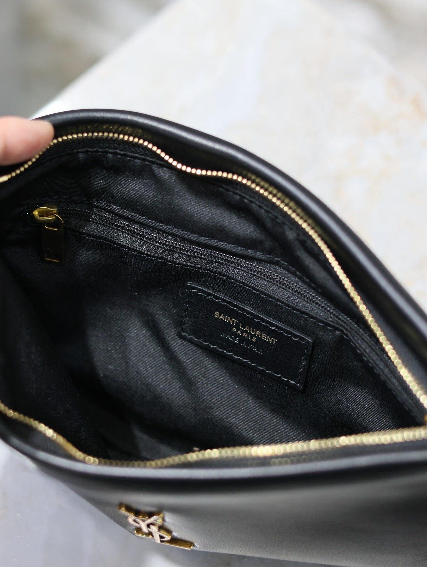 CALYPSO SMALL POUCH 23 IN BLACK SMOOTH LAMBSKIN