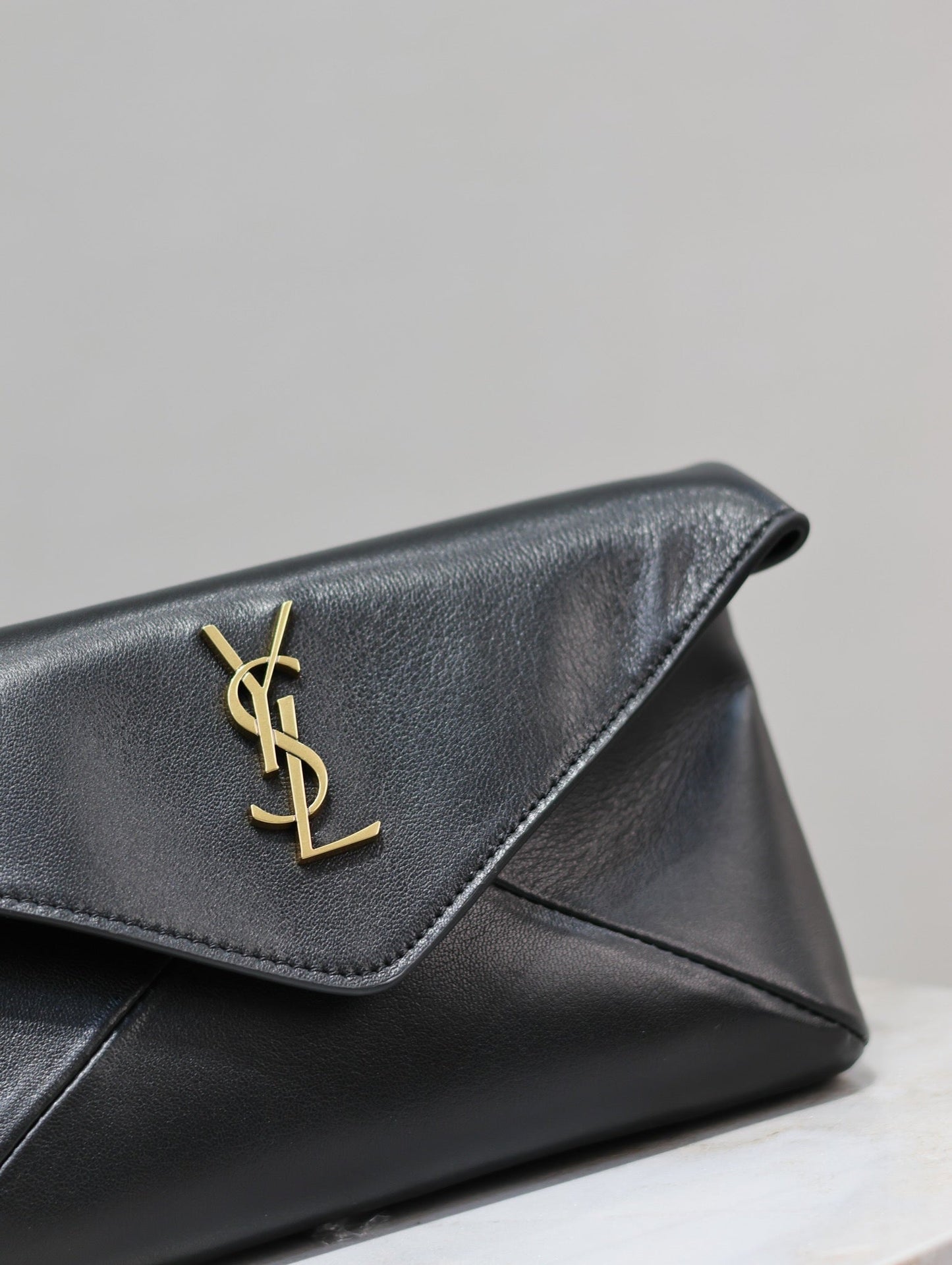 ENVELOPE CLUTCH 21 IN BLACK CALFSKIN