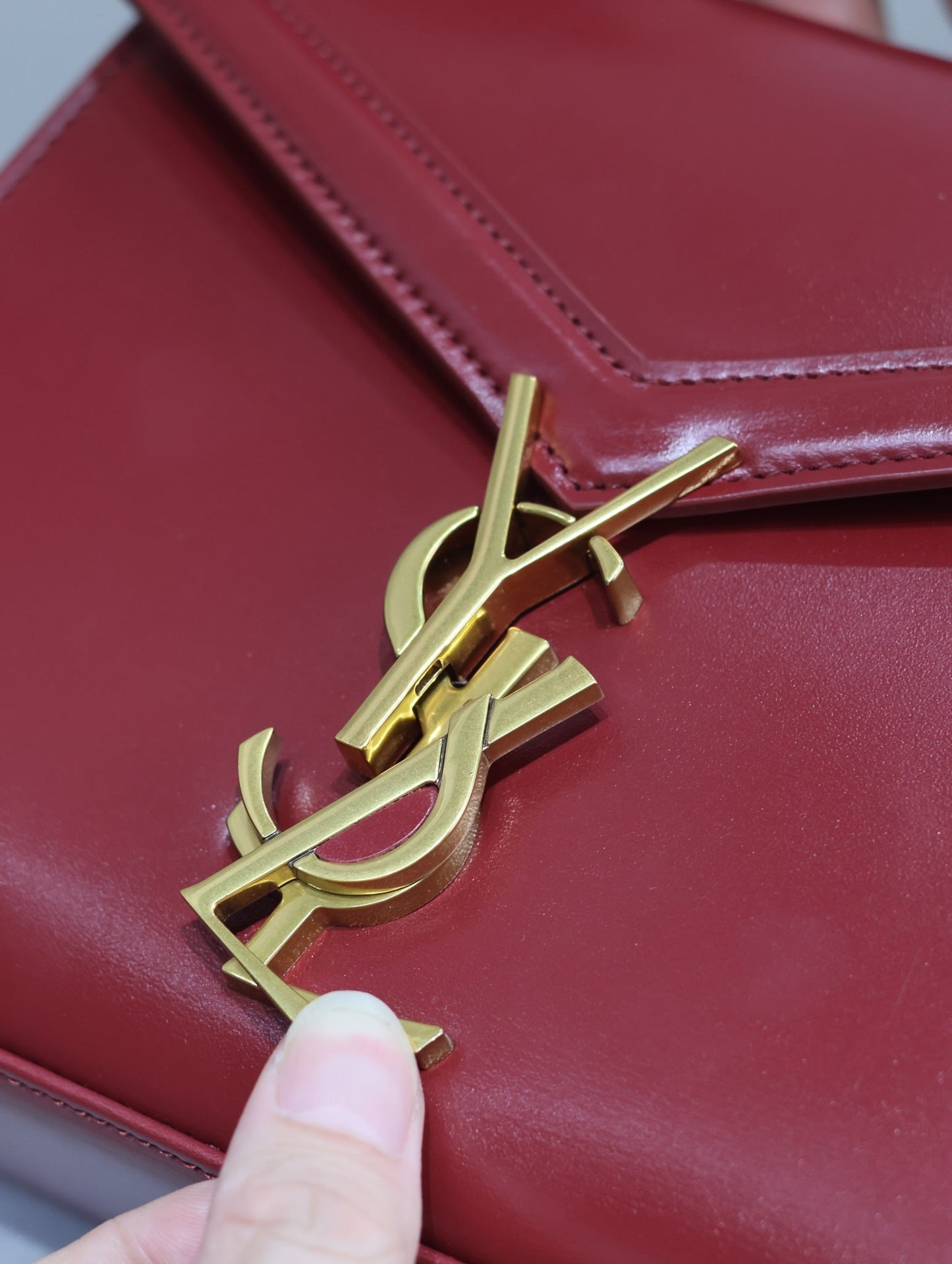 CASSANDRA MINI TOP HANDLE BAG 20 IN RED CALFSKIN GOLD HARDWARE