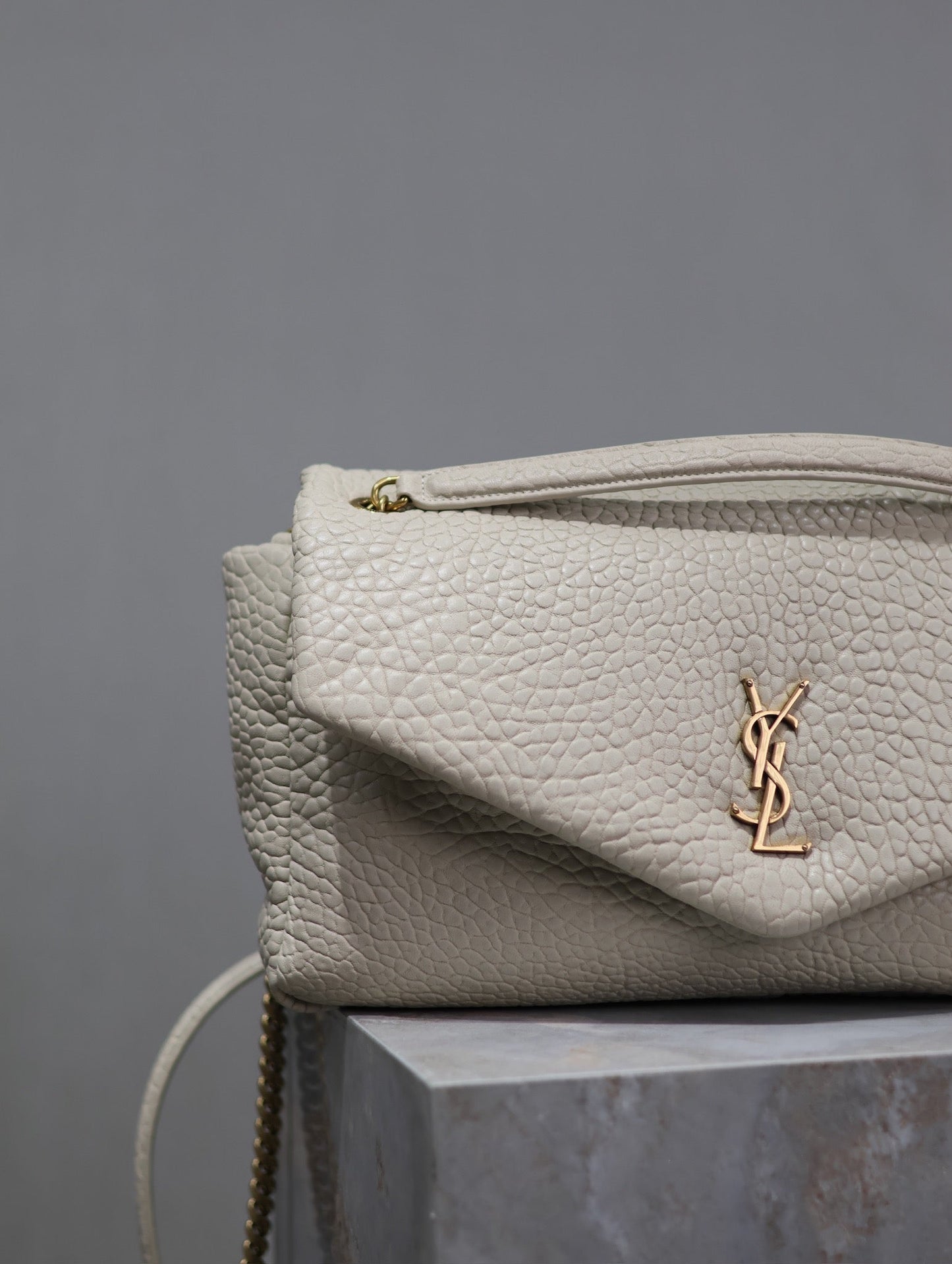 CALYPSO BAG 35 IN WHITE LAMBSKIN GOLD HARDWARE