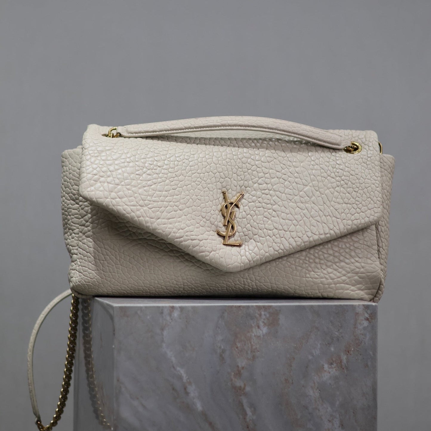 CALYPSO BAG 35 IN WHITE LAMBSKIN GOLD HARDWARE