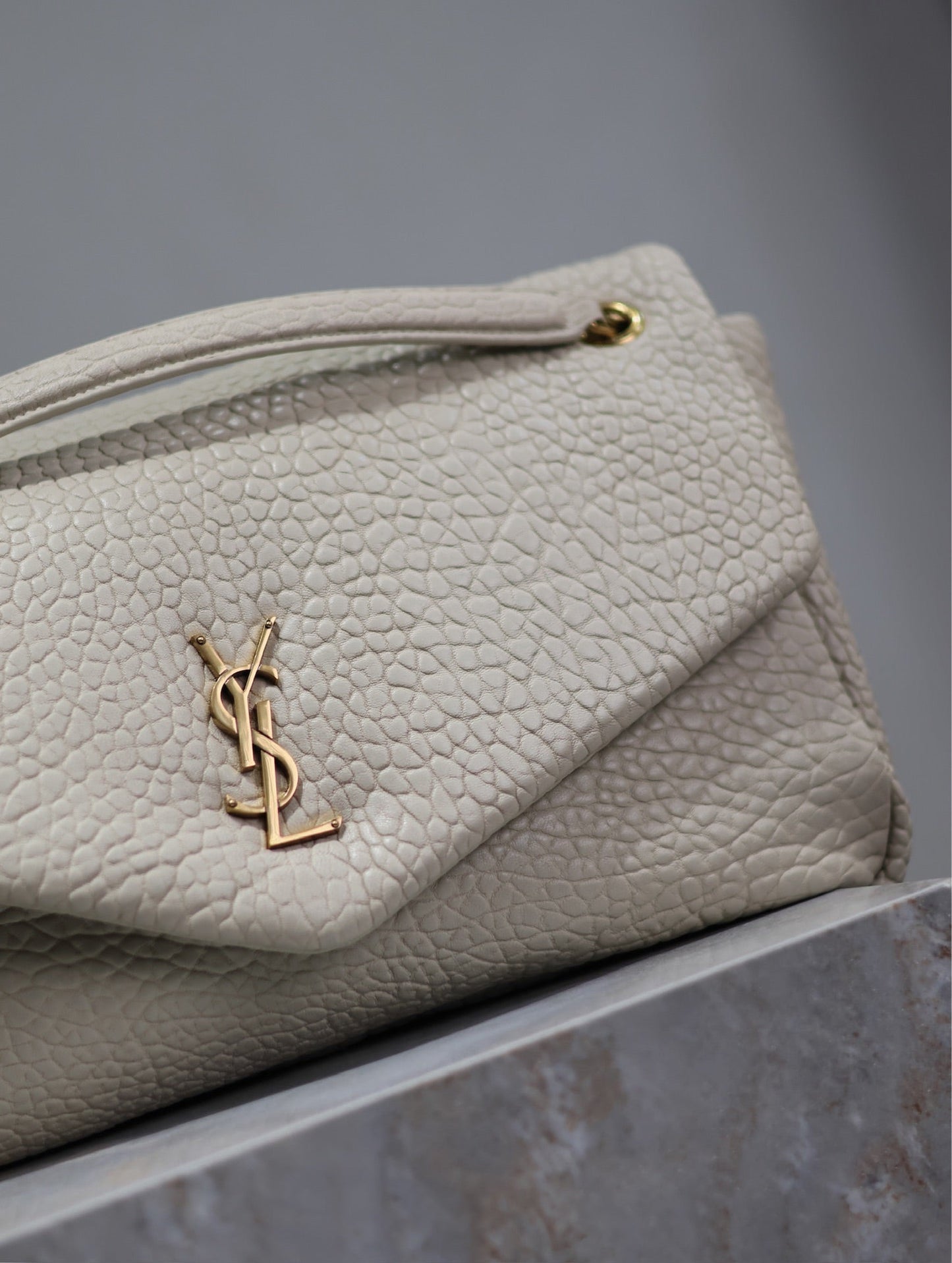 CALYPSO BAG 35 IN WHITE LAMBSKIN GOLD HARDWARE