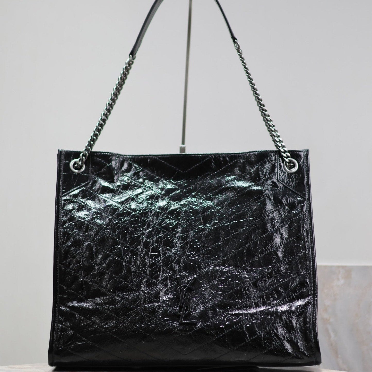 NIKI SHOPPING BAG 39 IN BLACK CRUMPLED CALFSKIN SILVER HARDWARE