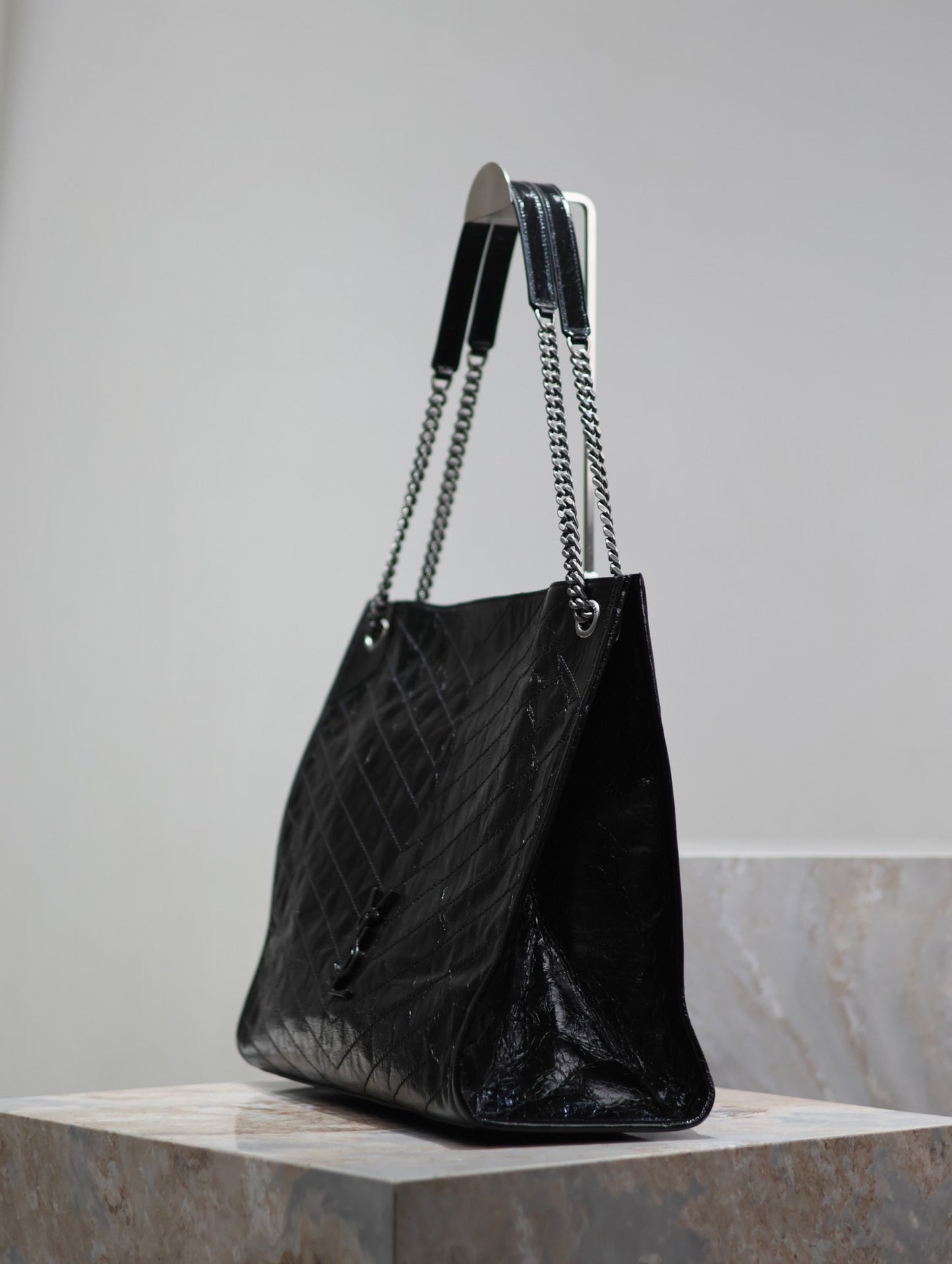 NIKI SHOPPING BAG 39 IN BLACK CRUMPLED CALFSKIN SILVER HARDWARE