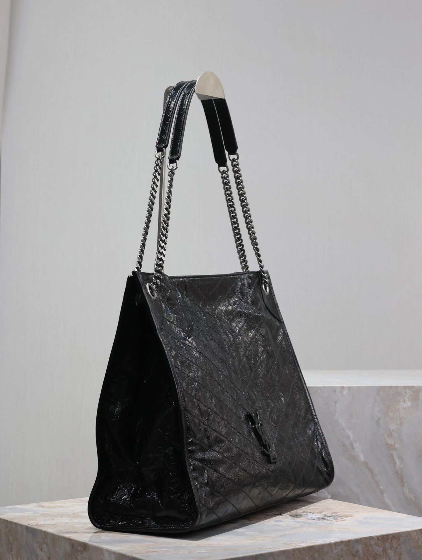 NIKI SHOPPING BAG 39 IN BLACK CRUMPLED CALFSKIN SILVER HARDWARE